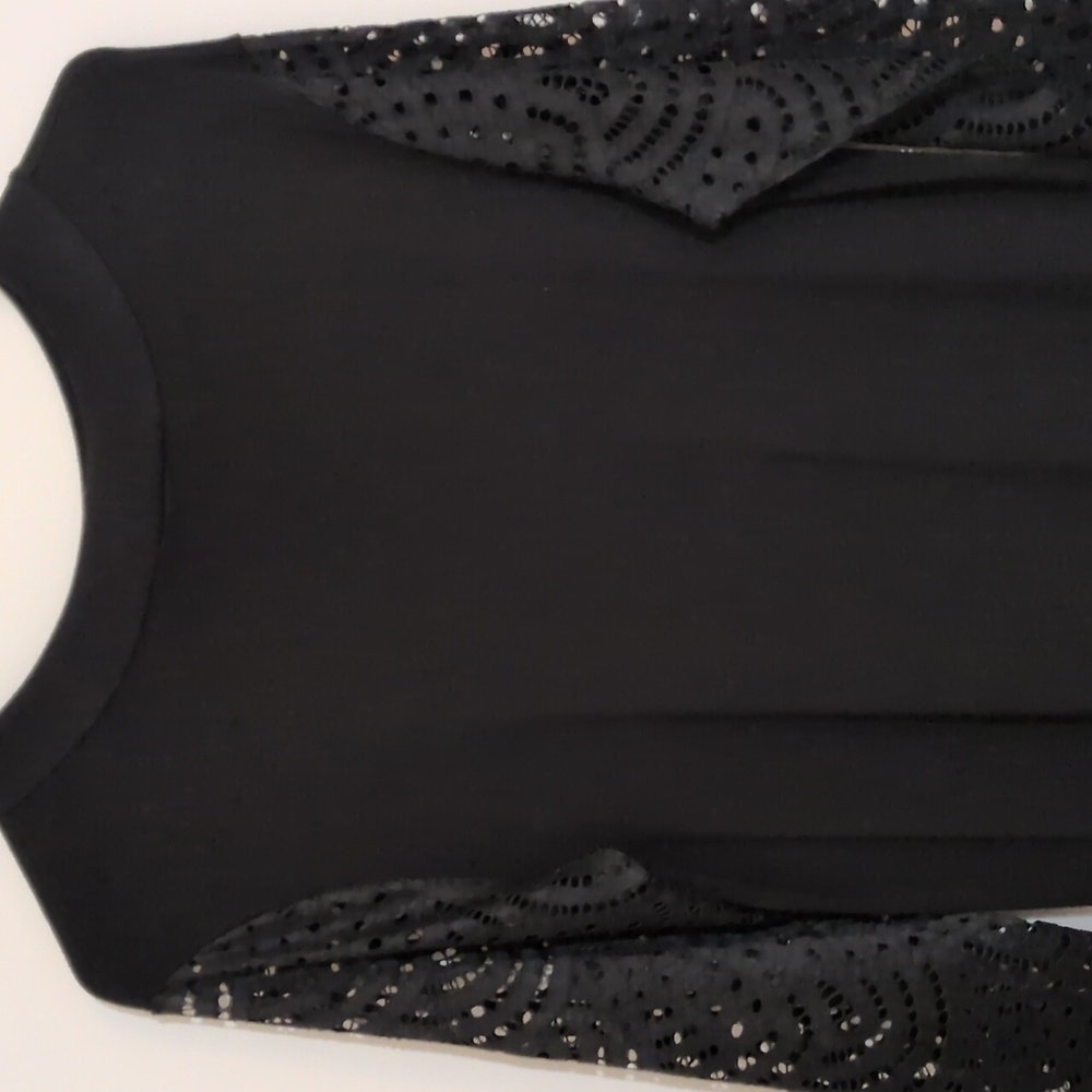Montagne NWOT Black Shirt 3/4 Length Lace Sleeves Rayon Size M